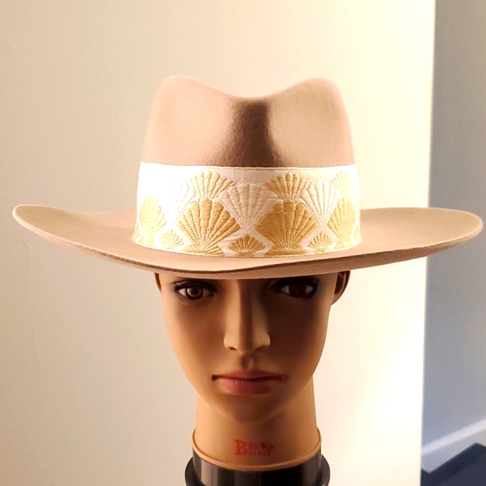 Felt hat